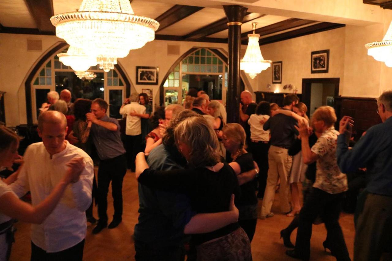 Fachwerk-Kultur-Pension Tangobruecke Einbeck Buitenkant foto